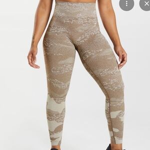 ✨️JUST ADDED✨️Gymshark Adapt Camo Leggings